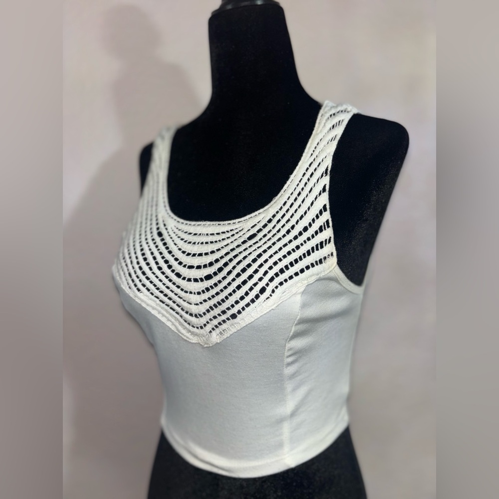 White cropped tank top + a boho vibe XS